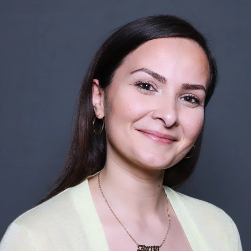 Autorenbild: Zerrin Riegler