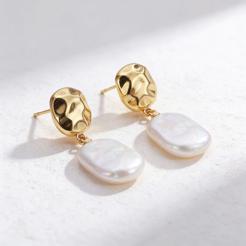 Thumbnail: Gold hammered stud earrings with pearl drops