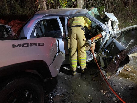 COLISÃO FRONTAL ENTRE VEÍCULOS DEIXA UM MORTO E DOIS FERIDOS NA BR-356