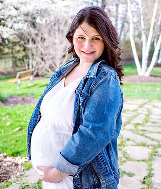2022-04 Madison and Josiah Maternity-04986.jpg