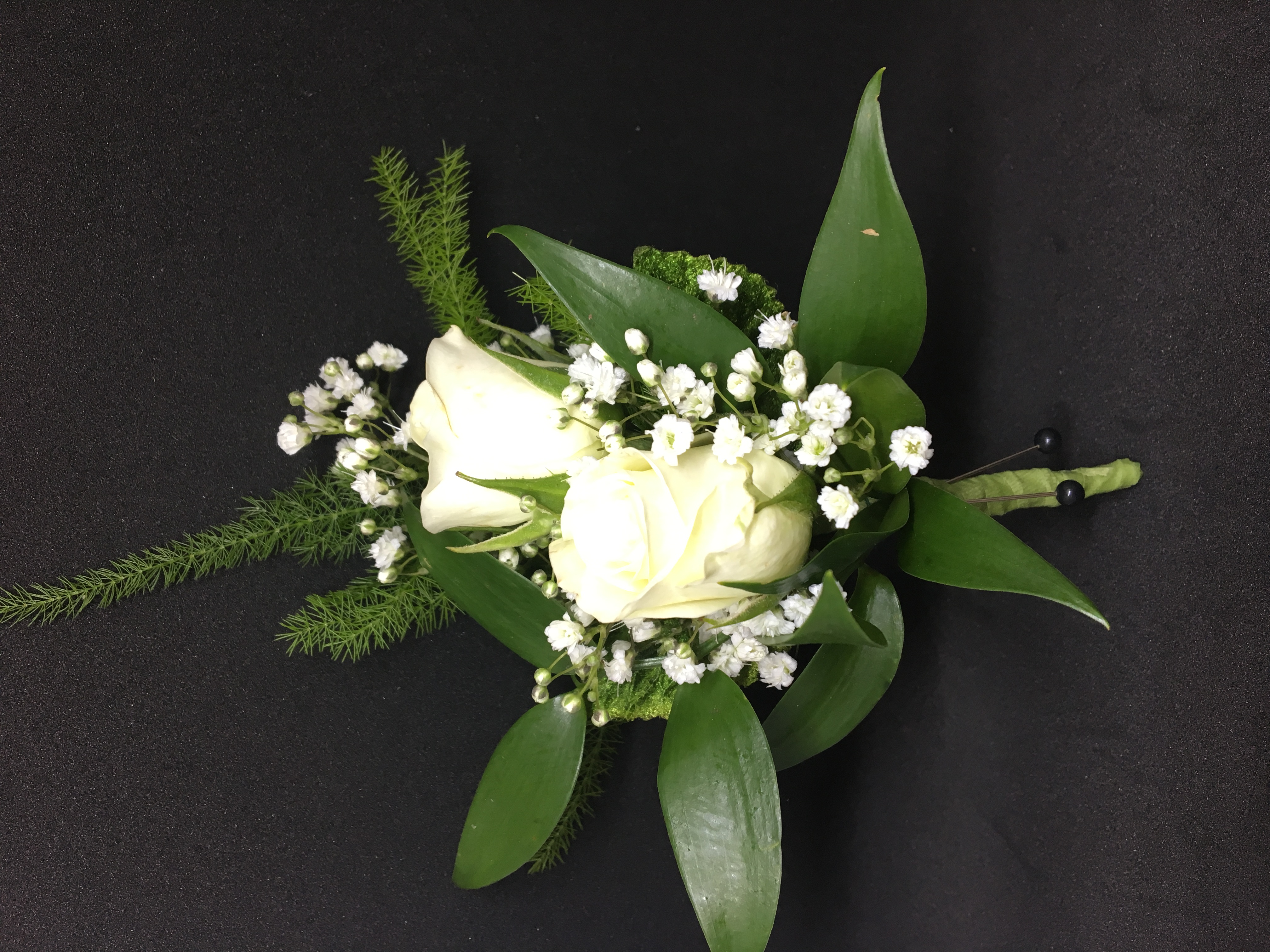White spray rose & ruscus