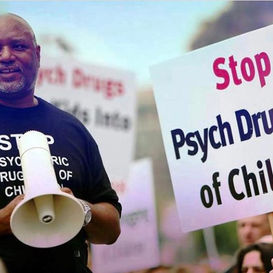 Finansiella intressen bakom massdrogning av över en kvarts miljon småbarn i USA 