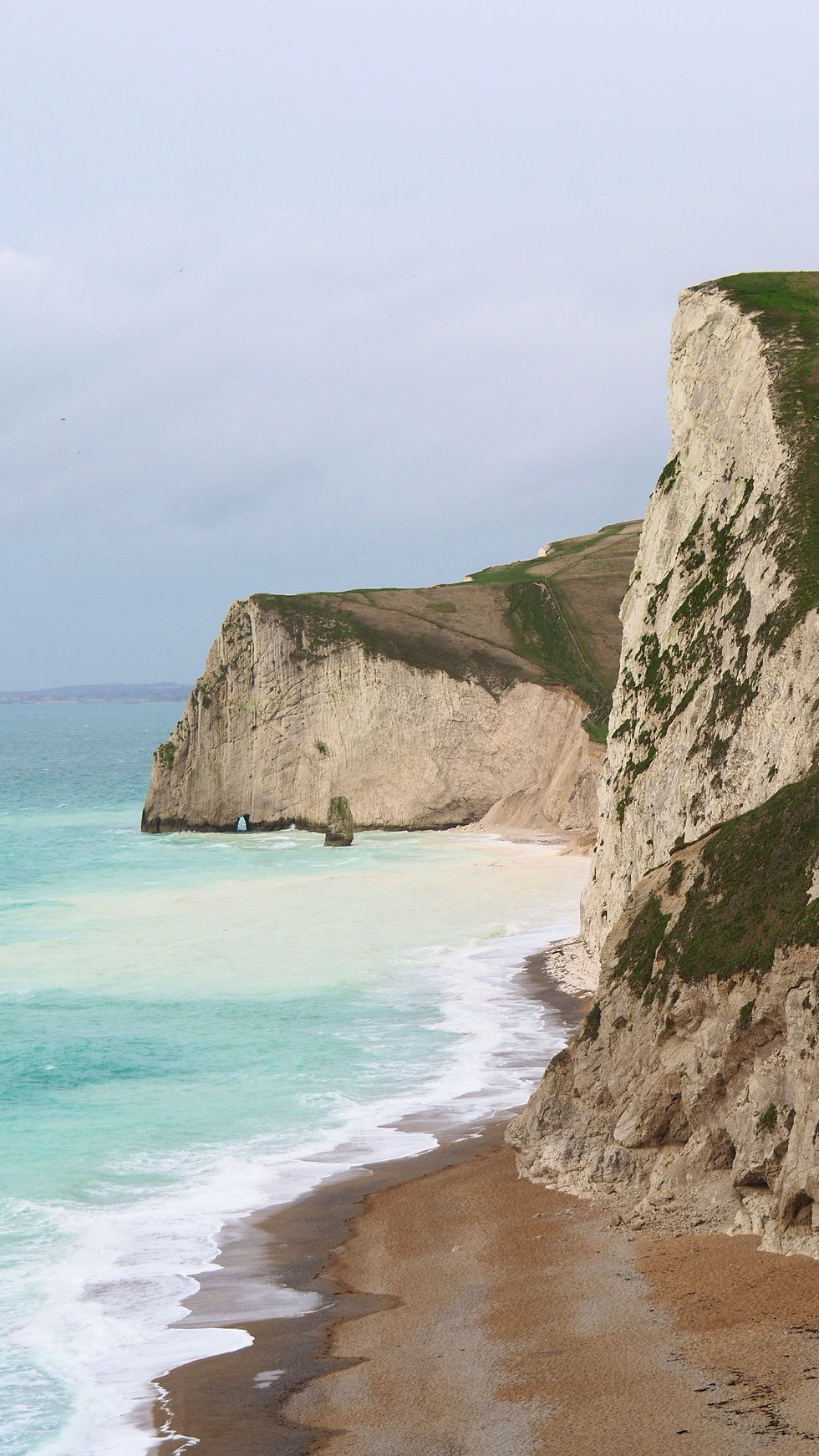 Kalkfelsen an türkisem Meer