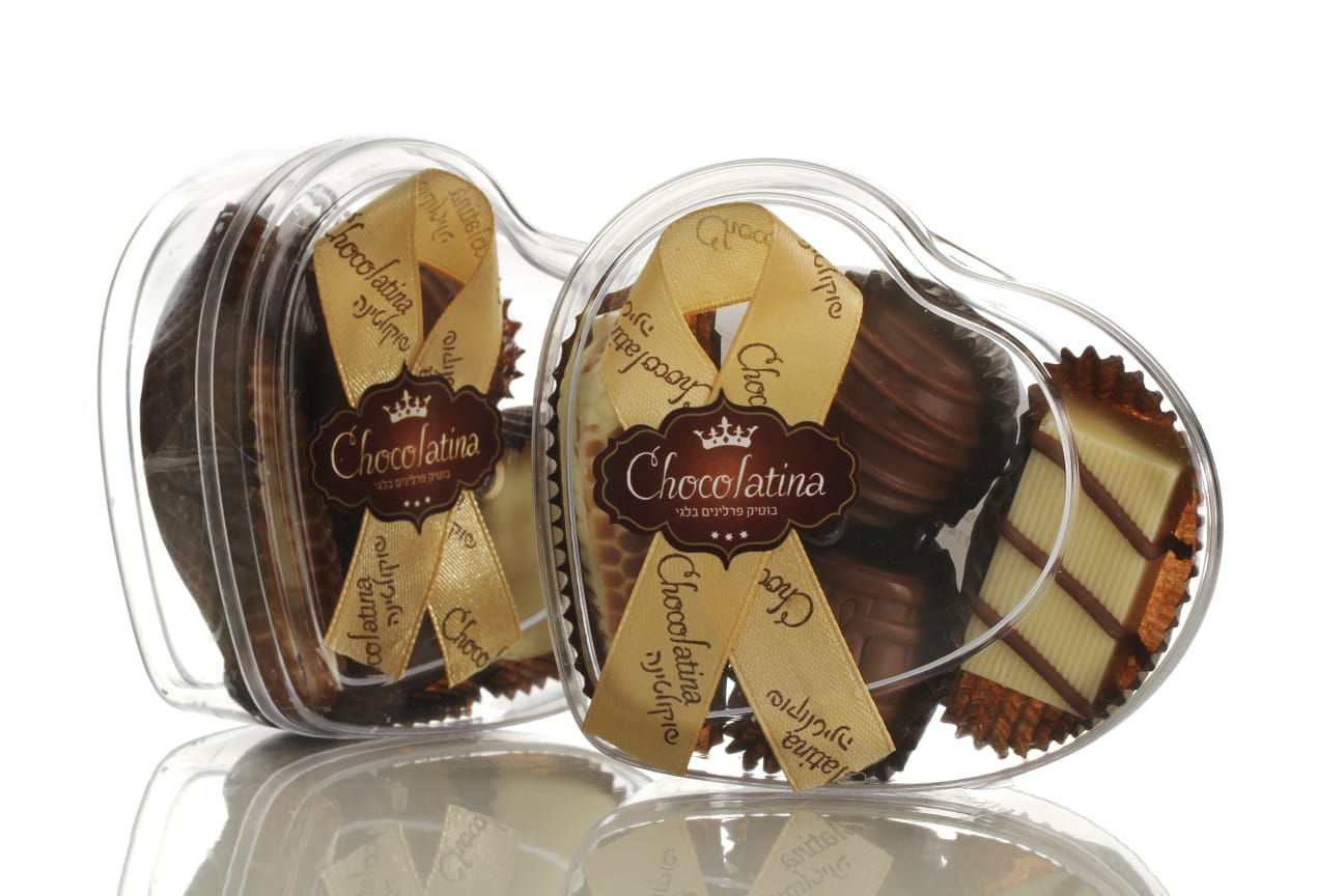 מארז 4 פרלינים בקופסא לב