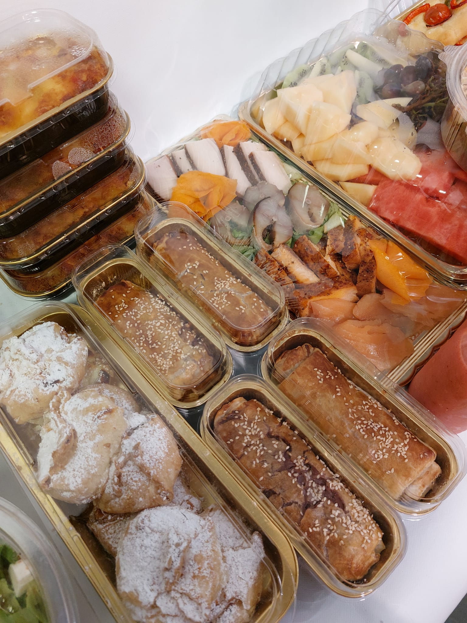 ארוחת בוקר מושלמת ל4  מלאה בכל טוב, מגוונת ובשפע רב. כנסו לפרוט המלא והתמונות