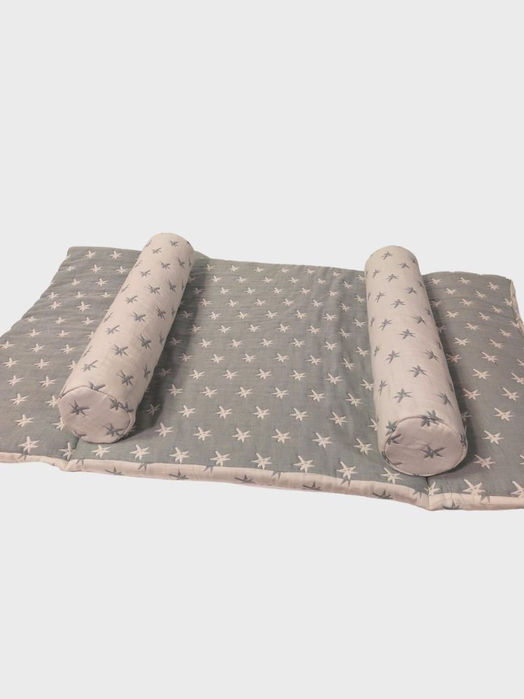 תמונה ממוזערת: משטח לשידה/שטיח כוכבים דו צדדי