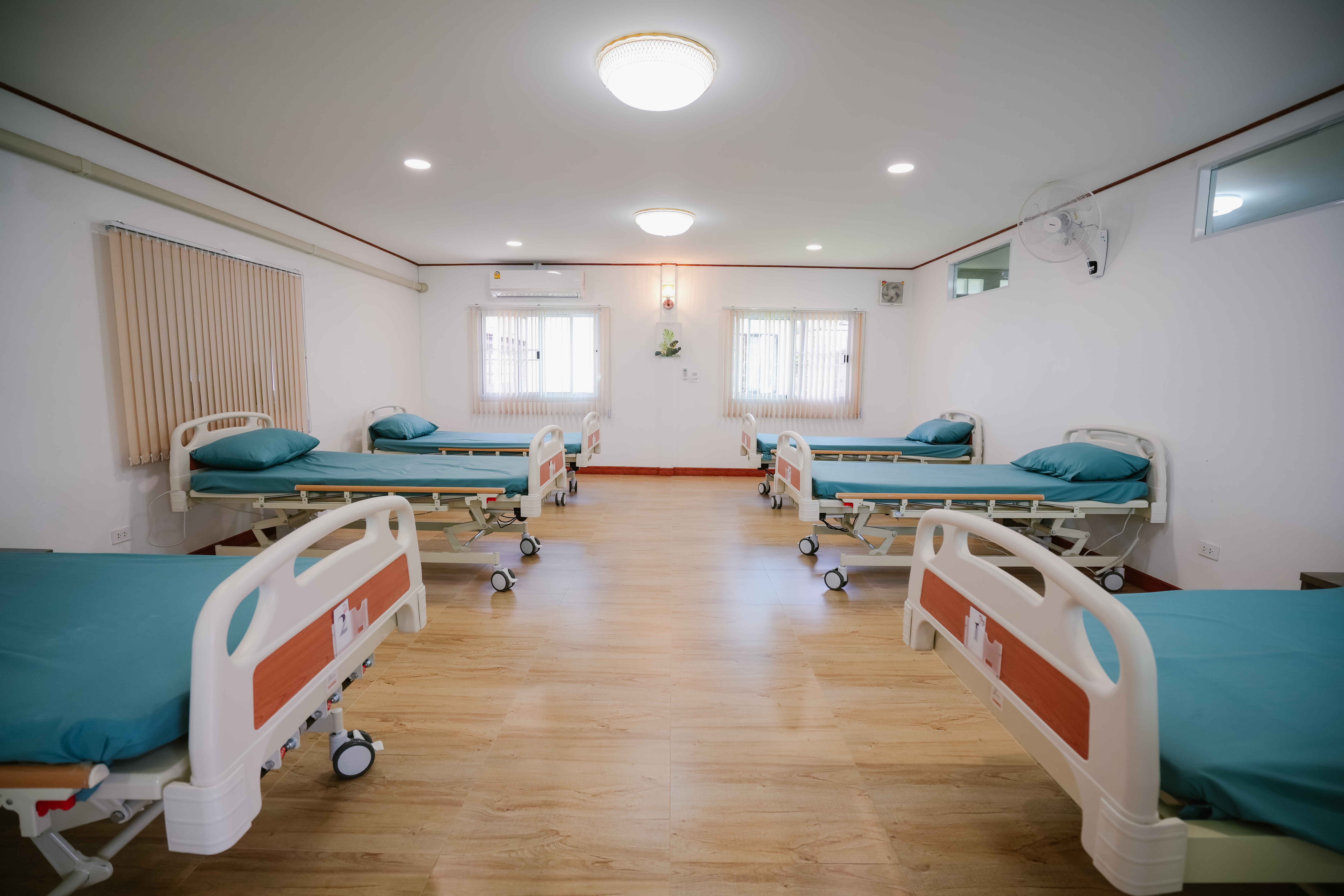 ห้องพักรวม 8 เตียง บรรยากาศอบอุ่นที่สราญรมย์ เนอร์สซิ่งโฮม เชียงใหม่