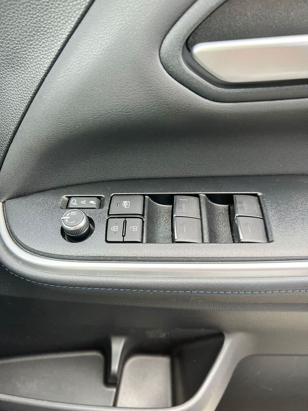 縮圖：2023 TOYOTA VOXY HYBRID SZ