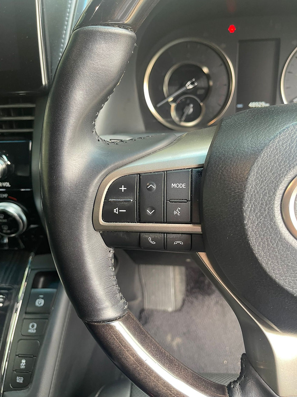 縮圖：2020 LEXUS L350 4座豪華版