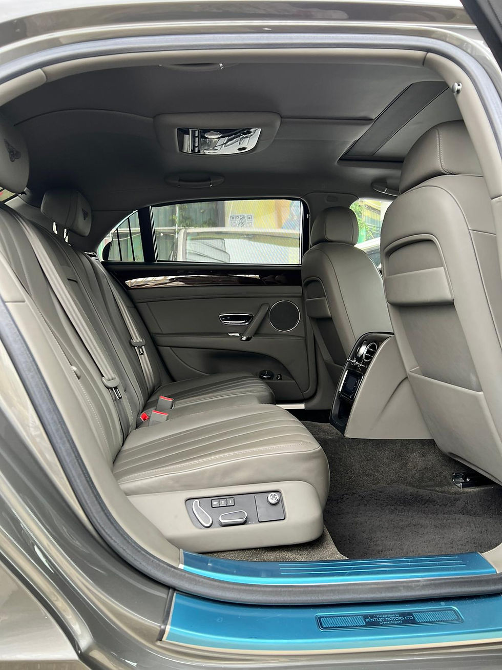 縮圖：2014 BENTLEY FLYING SPUR