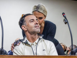 Peet Viljoen se saak bly op die rol