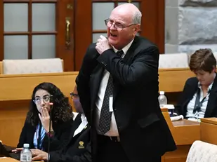 O’Sullivan se saak word na die Valke verwys