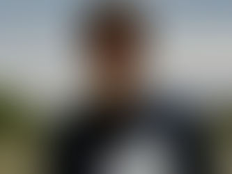 'n Tienerseun publiseer sy derde boek oor sielkunde