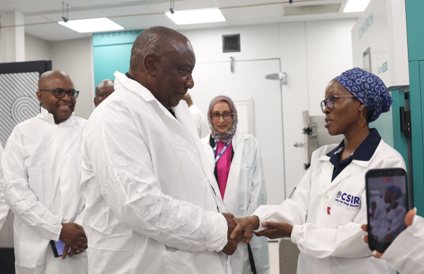 President Cyril Ramaphosa by die opening van FuturePharma. FOTO: SA News