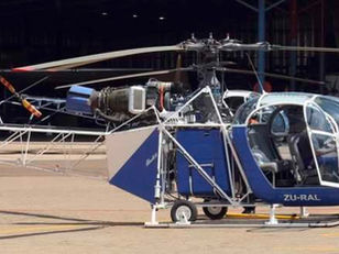 Drie mense is dood toe hul helikopter op 'n plaas neerstort