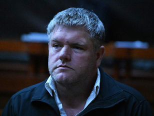 'n Aberdeen-boer sê sy dade met au pairs was konsensueel