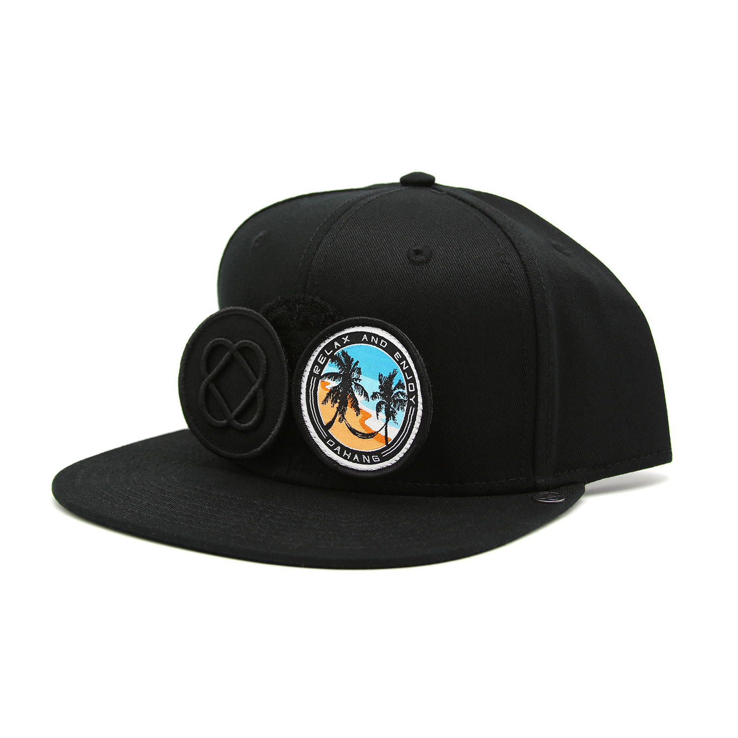 BLACK FLAT SNAPBACK