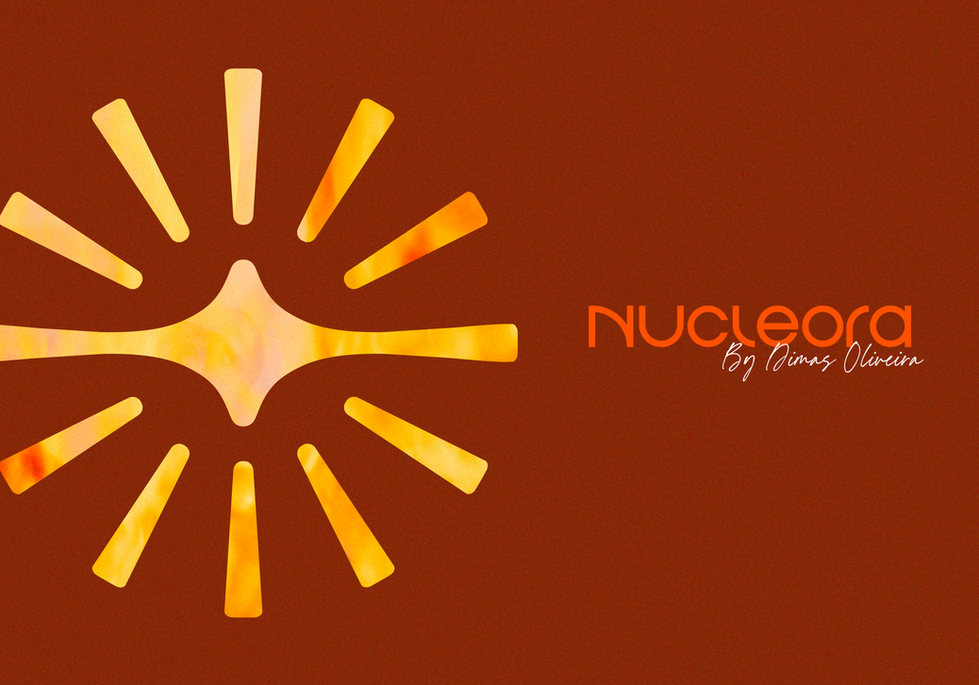 Ícone gráfico da Nucleora em formato de estrela radiante sobre fundo laranja escuro.