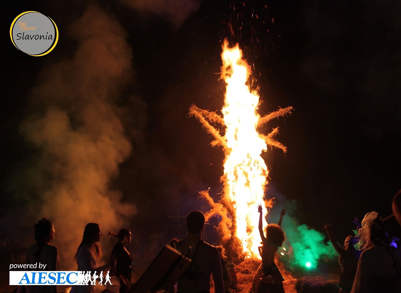 The burning structure
