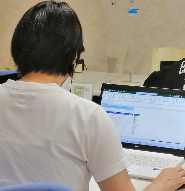 パソコン村 諫早教室 現金出納帳作成中です
