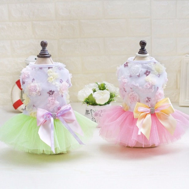 犬　お花とレースのワンピース