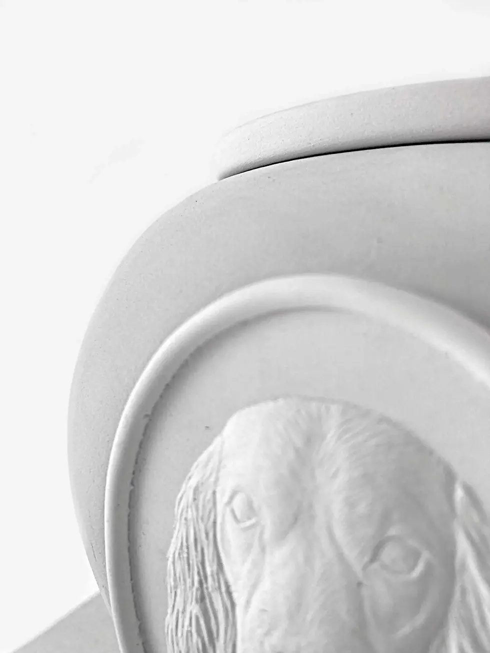 Thumbnail: UTAMARO – Ceramic Pet Urn with Cameo