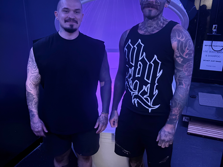 How to Relieve Back and Shoulder Pain From Tattooing