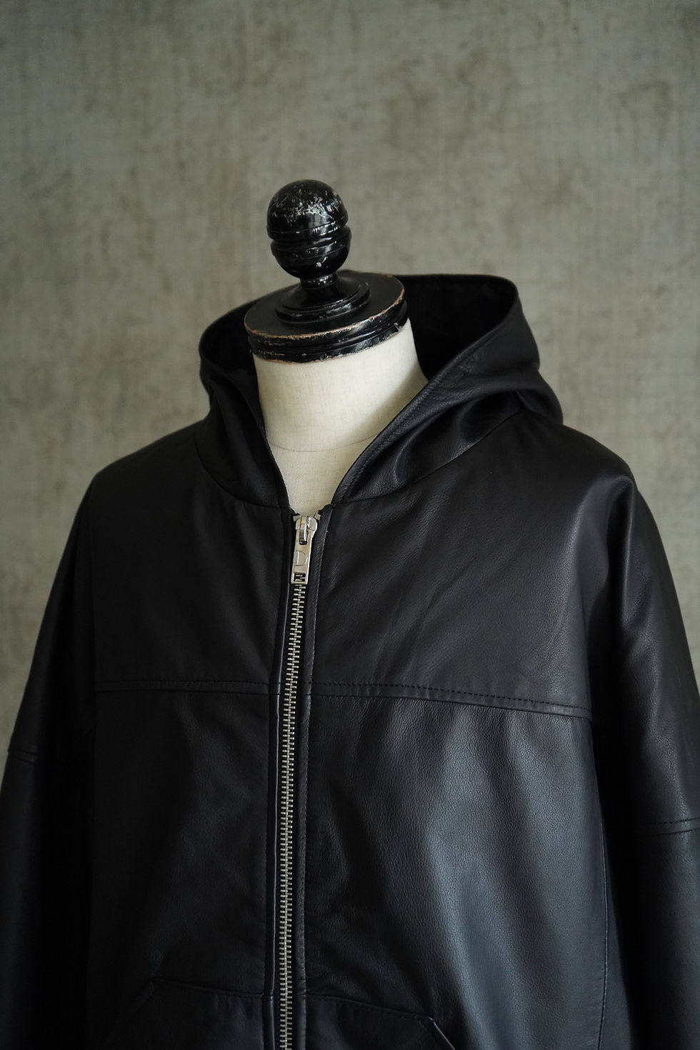24AW】DEADWOOD HECTOR HOODIE - BLACK | NOUVERTEmagazine