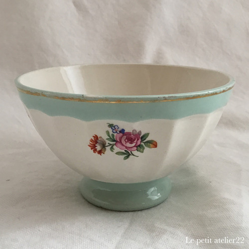 フランスアンティーク ローズ ギルランドの縁飾り カフェオレボウル フランスアンティーク ローズ ギルランドの縁飾り カフェオレボウル