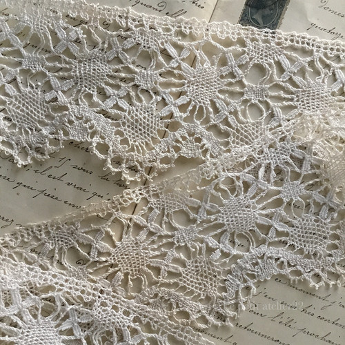 50cm単位) (残8)フランスアンティークレース Lot1-No3 幅8.5 | Le