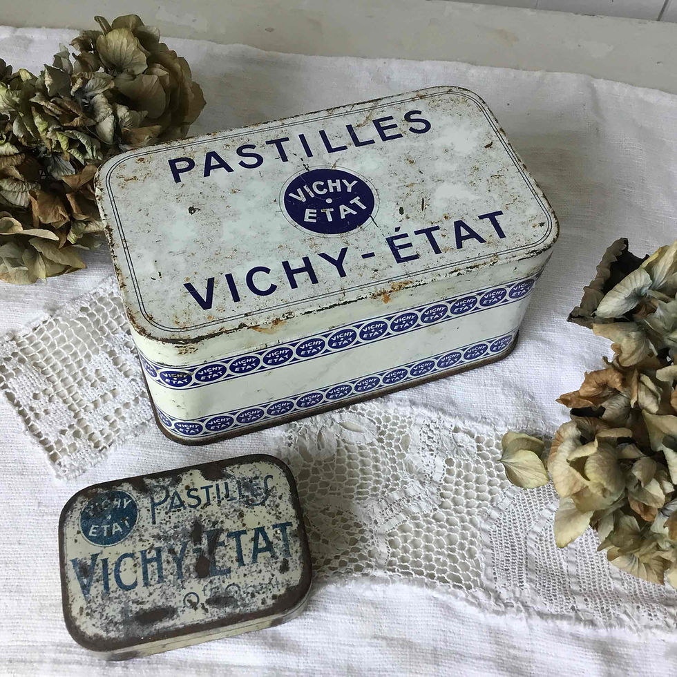 サムネイル： フランス アンティーク VICHY-ETAT PASTILLES ヴィシー  ブリキ缶 ティン缶 14cm