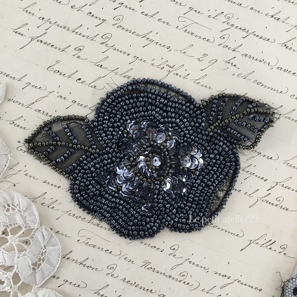 (パーツ) フランス アンティーク ビーズ刺繍パーツ 11.5 x 7 cm