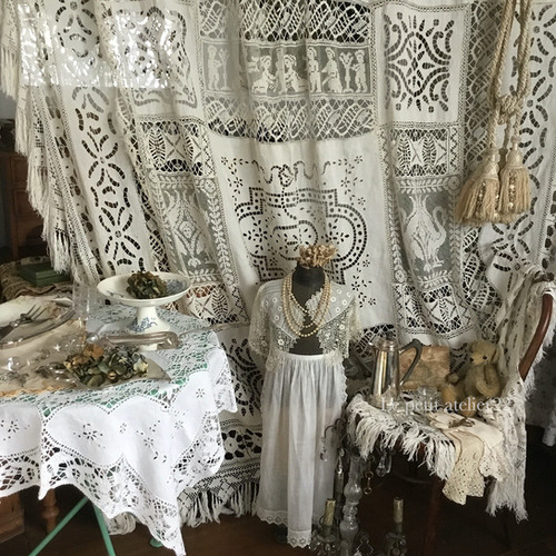 【美品】フランスアンティーク リシュリュー刺繍 天使のカーテンセット[3250] 特大) フランス アンティーク リネン ベッドカバー / カーテン
