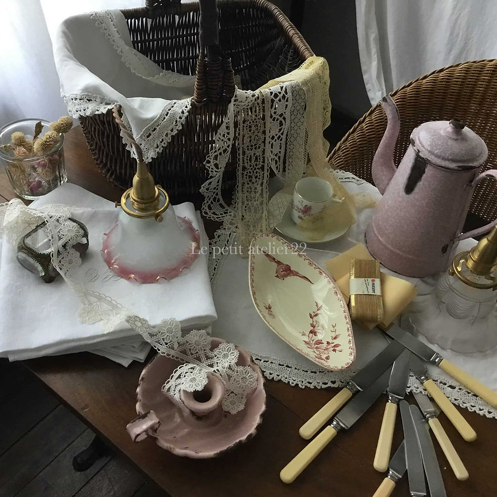 サムネイル： フランス サルグミンヌ Favori アンティーク ラヴィエ ピンク