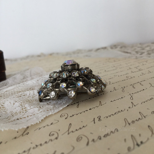 ☺*︎様 フランスアンティーク ラインストーンのブローチ ガラス