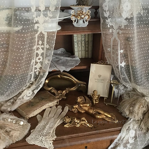 フランス アンティーク 真鍮 リボンのオルモル装飾 フォトスタンド