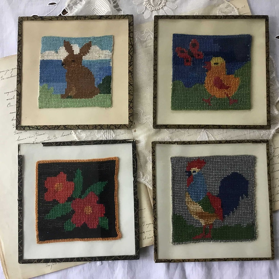 週末SALE フランスアンティーククロス　刺繍 フランス アンティーク クロスステッチ ガラスフレーム 鶏 (1959