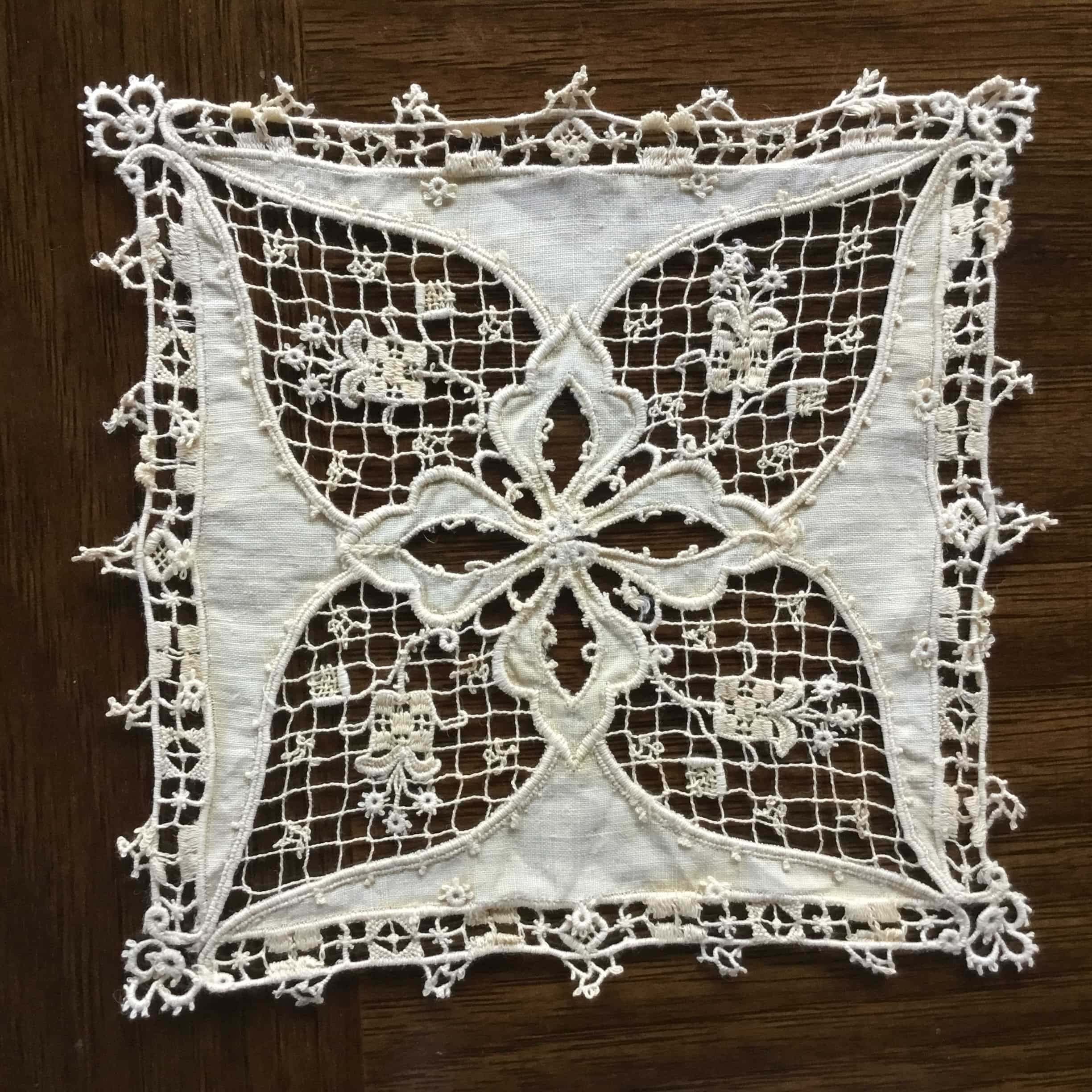 フランス アンティーク フィレレース パーツ ドイリー 14 cm