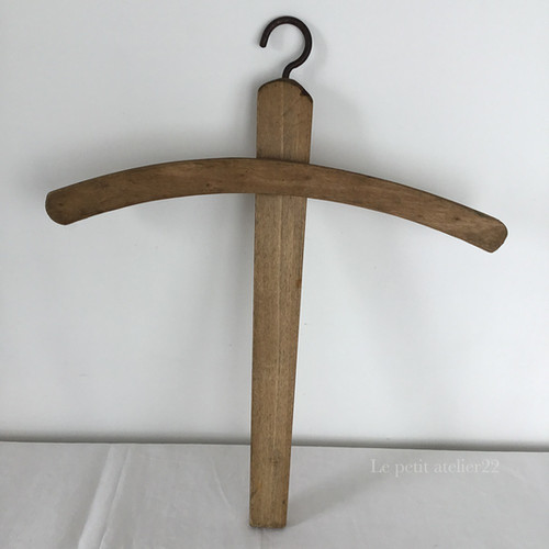 A)フランス アンティーク 木製 クロスハンガー W37.2cm | Le petit