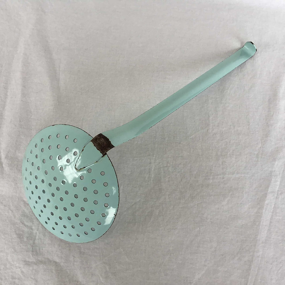 サムネイル： フランス アンティーク ホーロー レードル 穴あきおたま ミントグリーン 34 cm