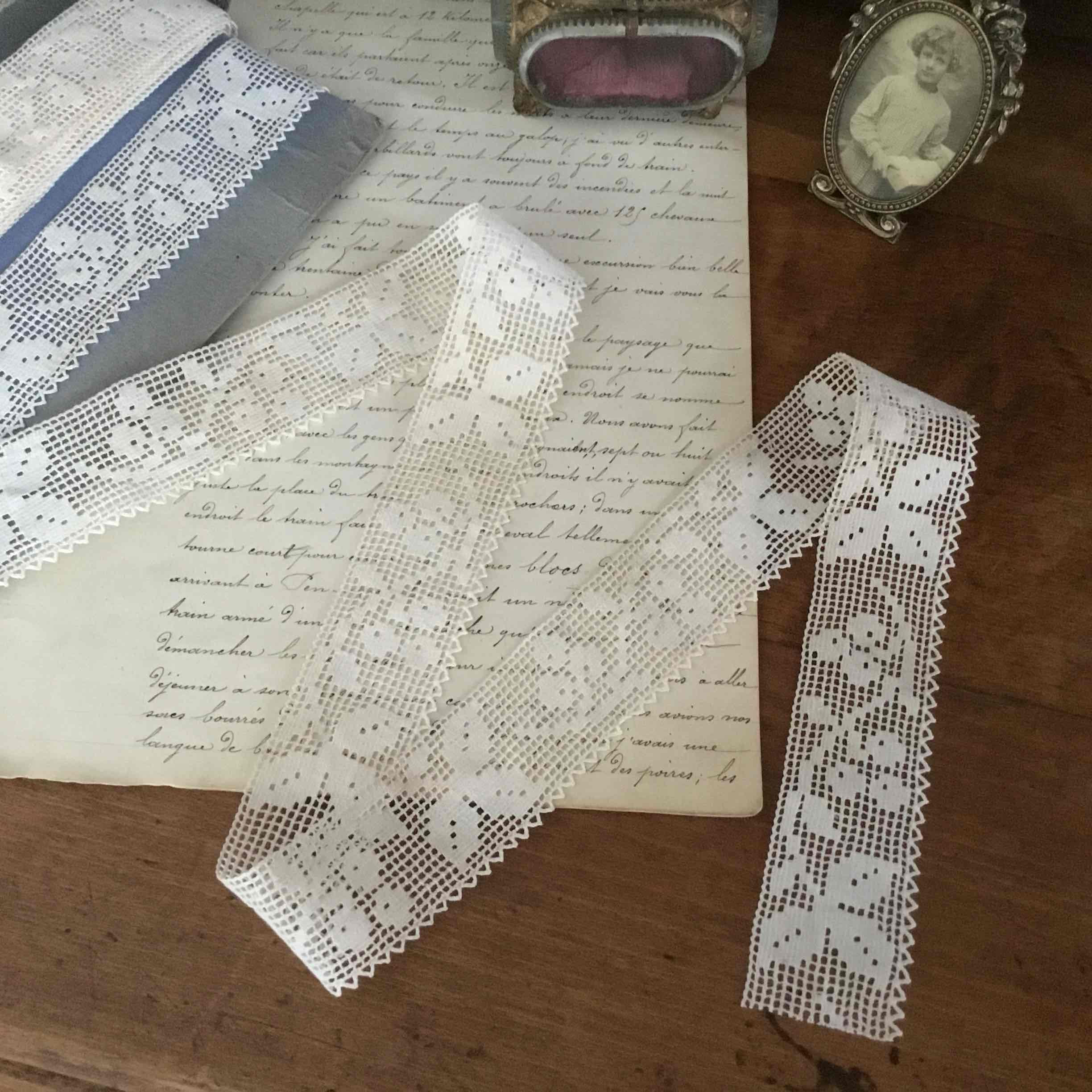 (50cm単位)(残0) フランスアンティークレース Lot1-No23 幅3.8 cm