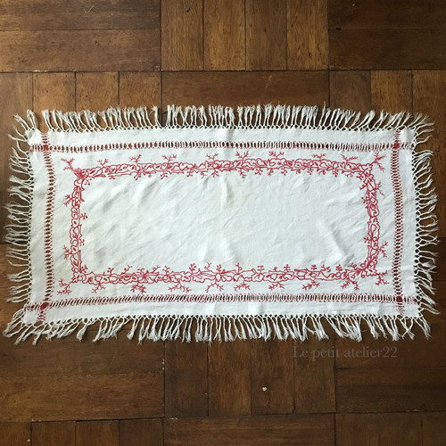 フランス アンティーク リネン テーブルセンター ダマスク織 赤刺繍