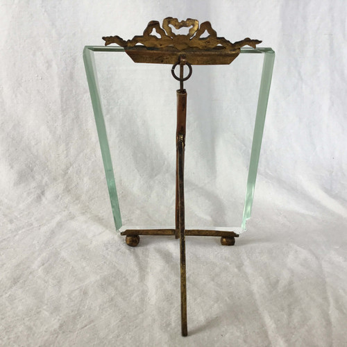 フランス　アンティーク　ガラスのフォトスタンド　真鍮　リボン　オルモル　フレーム フランス アンティーク ガラスと真鍮 リボンのオルモル装飾