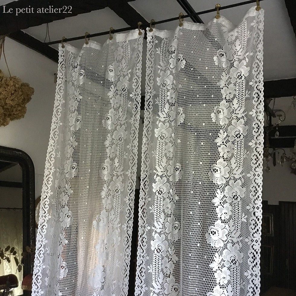 サムネイル： (2枚1組/残0/在庫2) フランス コットンカーテンホワイト ローズ 56 x 160 cm