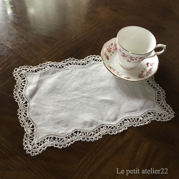 サムネイル： フランス アンティーク リネン ドイリー ボビンレース ライトエクリュ 21 x 32 cm