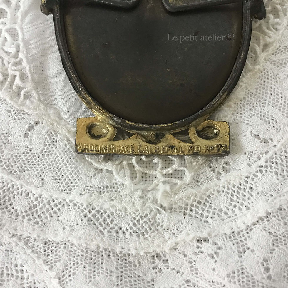 サムネイル： フランス アンティーク 9.6 cm 真鍮/黄銅製 リボンのオルモル装飾 フォトスタンド フォトフレーム 写真付き オーバル 9.6cm