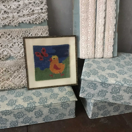 フランス　アンティーク　ひよことお花の刺繍　テーブルクロス フランス アンティーク ひよことお花の刺繍 テーブルクロス