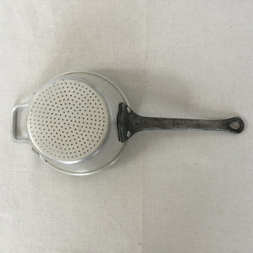 アンティーク　アルミ製コランダー コランダー | Brocante de La Cocotte （フランスアンティーク