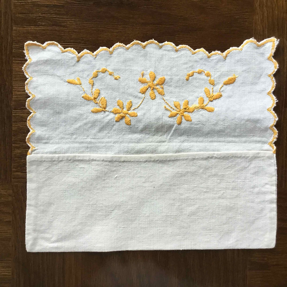 サムネイル： フランス アンティーク リネン 黄刺繍 布ポーチ テーブルナプキンケース 24 x 10 cm