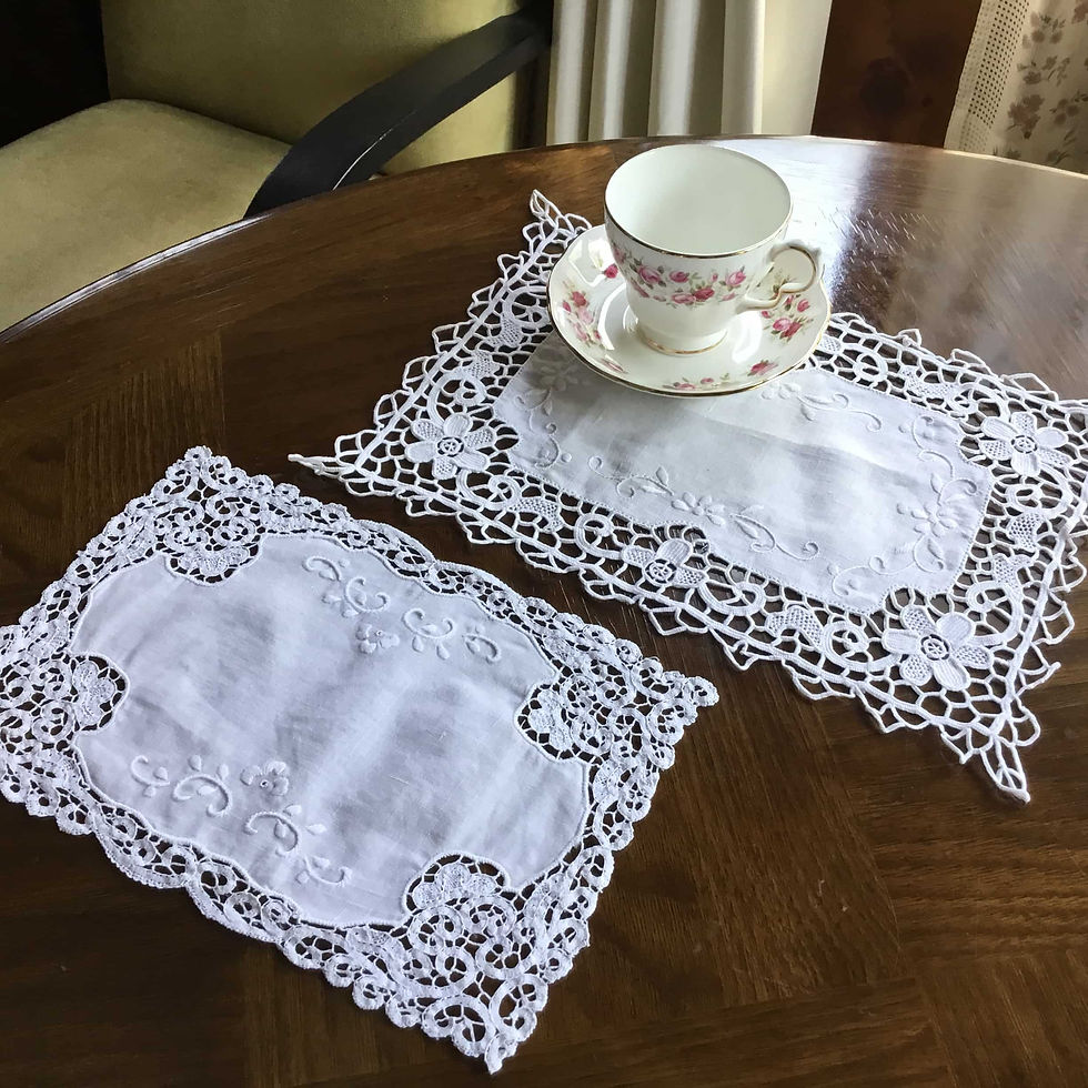 サムネイル： フランス アンティーク コットン ドイリー テーブルセンター  バテンレース 白刺繍 27 x 18 cm